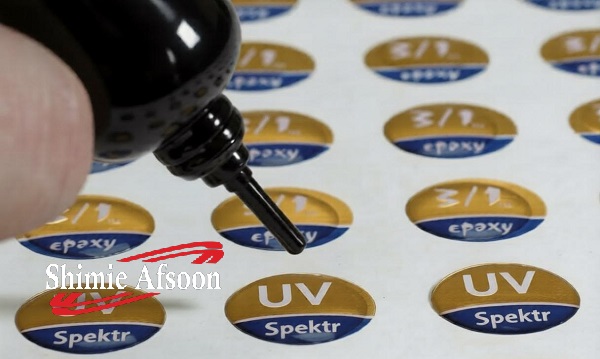 ایجاد لایه شیشه ای روی برچسب با رزین uv