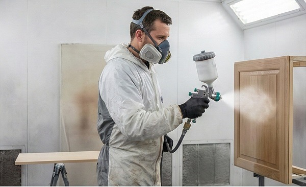 آموزش رنگآمیزی و اجرای پلیاستر چوب آموزش رنگآمیزی و اجرای پلیاستر چوب